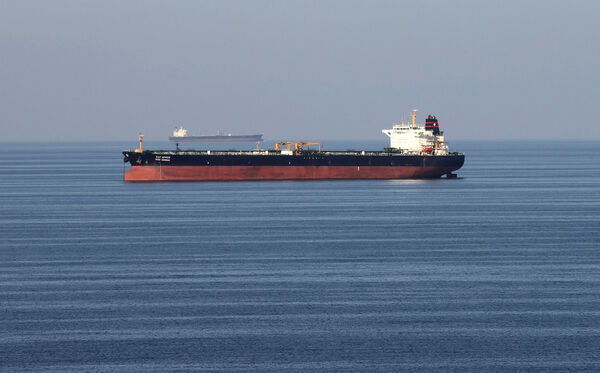 ▲▼一輛油輪行經荷莫茲海峽（Strait of Hormuz）。（圖／路透）