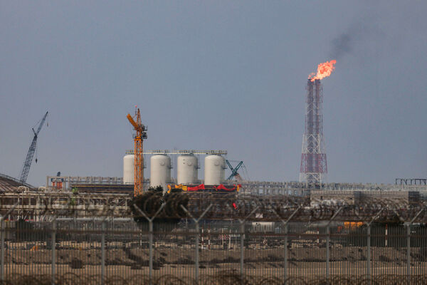 d8664946-1 ▲▼全球最大液化天然氣(LNG)樞紐遭攻擊,卡達拉斯拉凡工業市(Ras Laffan Industrial City)受重大損害 。(圖/達志影像/美聯社)