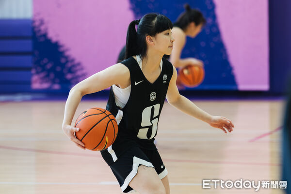 ▲WNBA女神射約內斯庫，連續兩年造訪中國並選出2位專屬門徒。（圖／記者杜奕君攝）