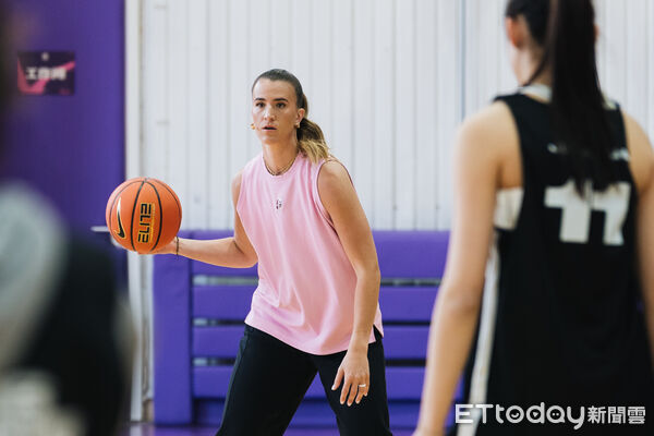 ▲WNBA女神射約內斯庫，連續兩年造訪中國並選出2位專屬門徒。（圖／記者杜奕君攝）
