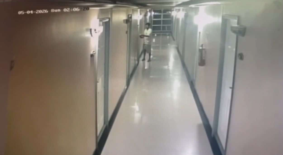 8691960 ▲▼ 全裸女屍倒浴室!陸留學生「殘殺21歲泰籍女友」後墜樓 滿牆血書 。(圖/翻攝自Amarin TV)