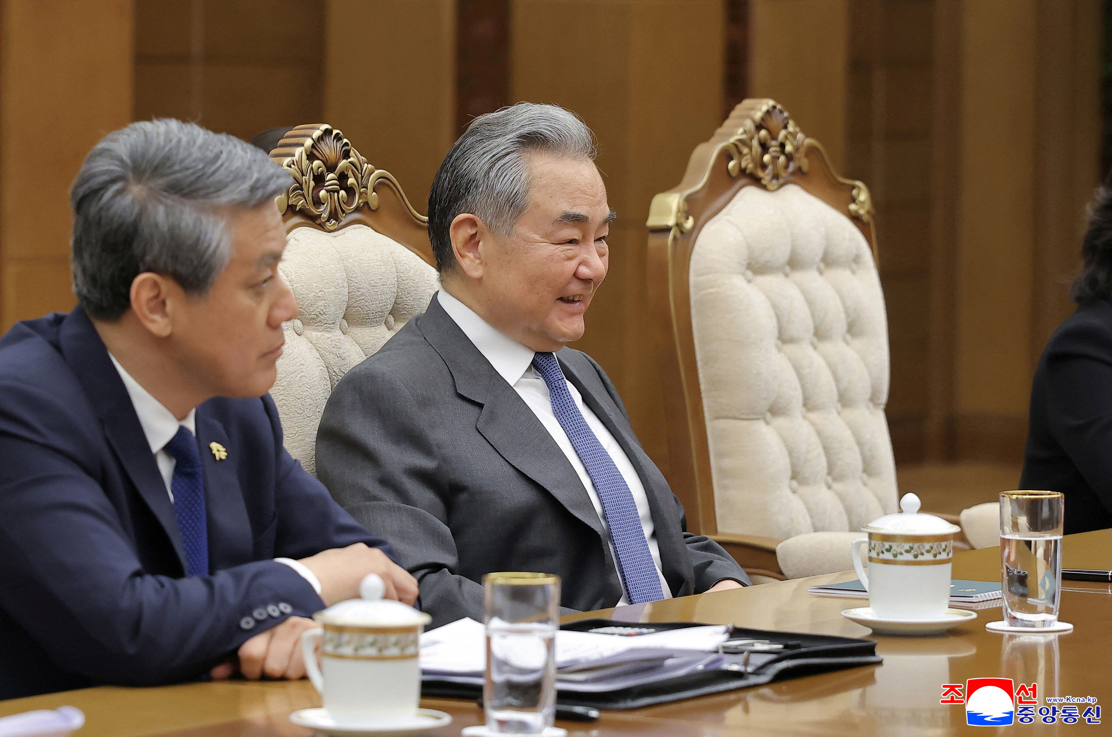 ▲▼中國外交部長王毅出訪平壤，10日獲得北韓最高領導人金正恩接見。（圖／路透）