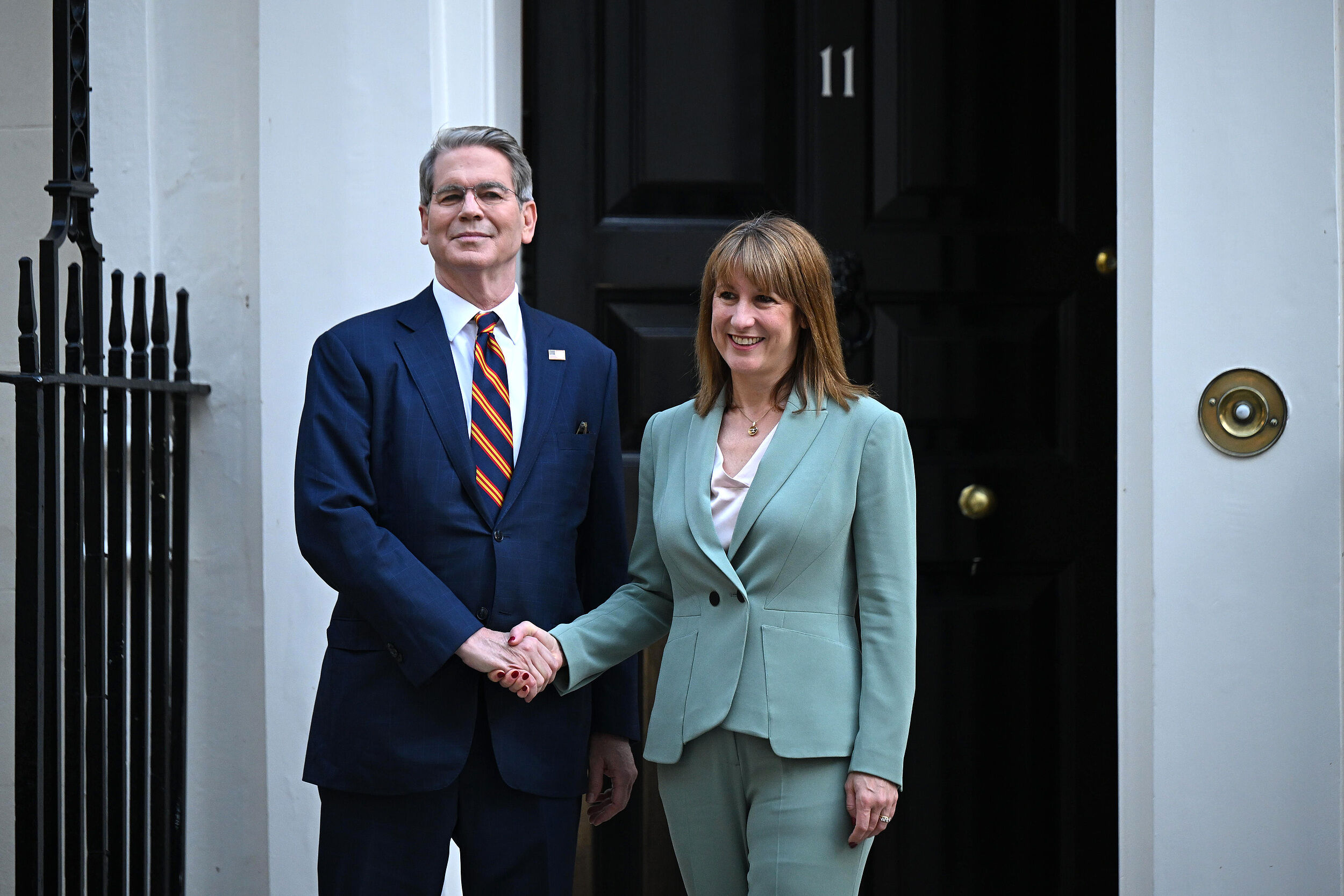 ▲▼ 美國財政部長貝森特（Scott Bessent）與英國財政大臣里夫斯（Rachel Reeves）。（圖／VCG）