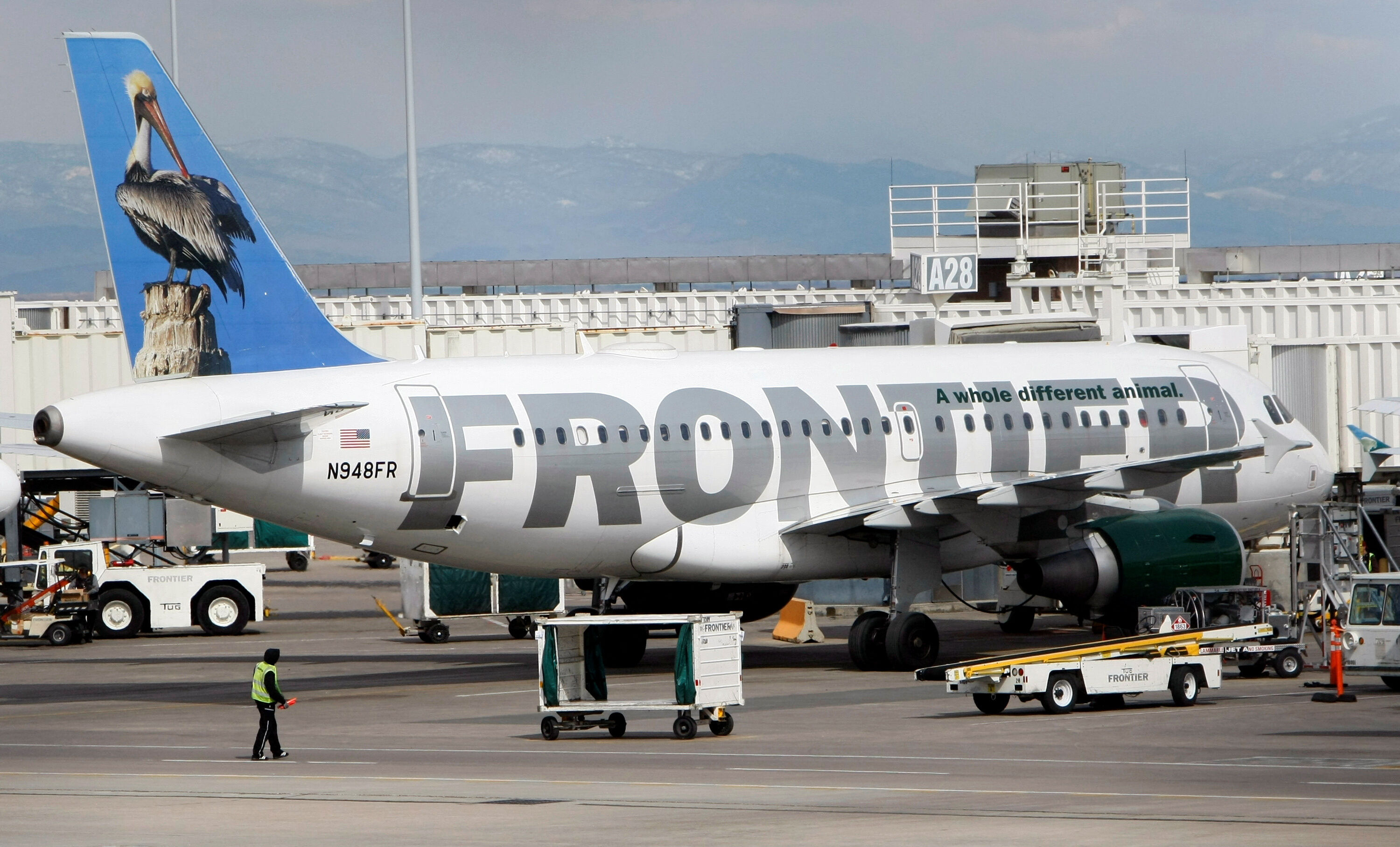 ▲▼  一架邊疆航空（Frontier Airlines）空中巴士A319飛機於丹佛國際機場。（圖／路透）