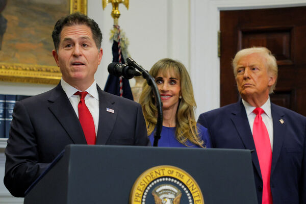 d8520142-1 ▲▼美國戴爾科技(Dell Technologies)執行長戴爾(Michael Dell)與妻子蘇珊(Susan)捐款62.5億美元助2500名兒童啟動「川普帳戶」。(圖/路透)