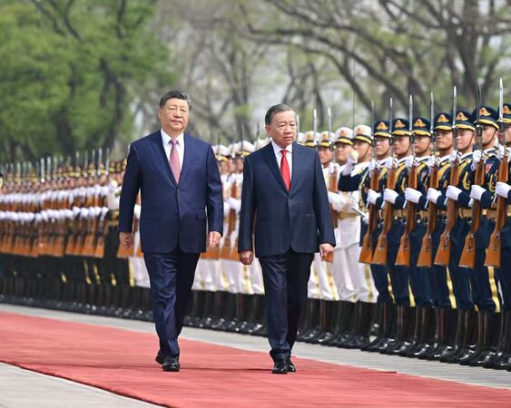 d8702108-1 ▲▼ 蘇林當選主席首訪中國、2026.4.15 、中共中央總書記、國家主席習近平今(15)日上午於北京人民大會堂,同來華進行國事訪問的越共中央總書記、國家主席蘇林舉行會談。 。(圖/翻攝 新華社)