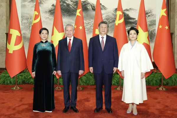 d8702111-1 ▲▼ 蘇林當選主席首訪中國、2026.4.15 、中共中央總書記、國家主席習近平今(15)日上午於北京人民大會堂,同來華進行國事訪問的越共中央總書記、國家主席蘇林舉行會談。 。(圖/翻攝 新華社)
