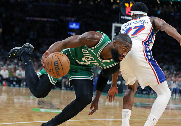 ▲費城七六人恩比德（Joel Embiid）、馬克西（Tyrese Maxey），波士頓塞爾提克布朗（Jaylen Brown）。（圖／達志影像／美聯社）