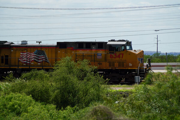 ▲▼美國德州拉雷多市（Laredo）10日驚傳重大死亡事件，聯合太平洋鐵路（Union Pacific）一名員工打開貨運列車車廂，竟赫然發現6具遺體，死者疑為偷渡移民。（圖／路透）