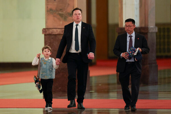 ▲▼全球首富馬斯克（Elon Musk）帶著他6歲的小兒子X Æ A-Xii，直接踏入與中國國家主席習近平會談的現場。（圖／達志影像／美聯社）