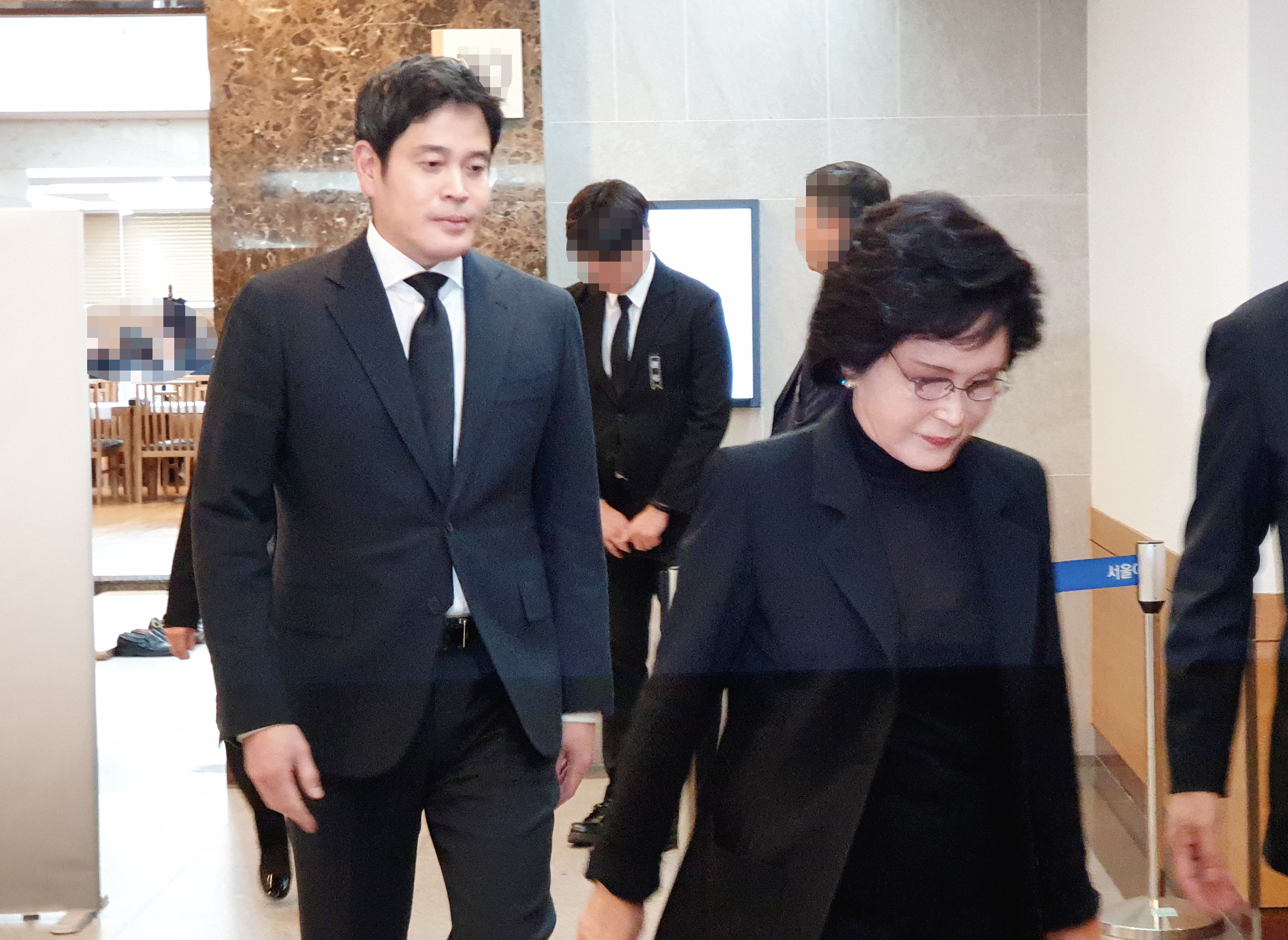▲▼鄭溶鎮與其母親李明熙。（圖／達志影像）