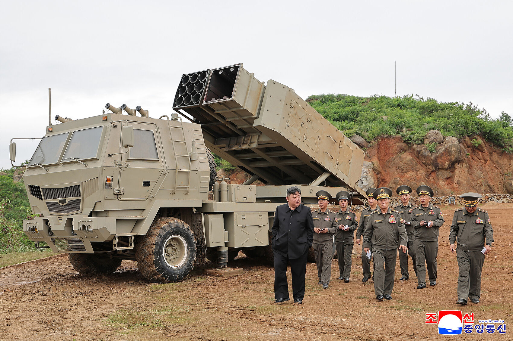 8759967 ▲▼北韓26日從平安北道定州試射多款飛彈,由金正恩視察指導。(圖/VCG)