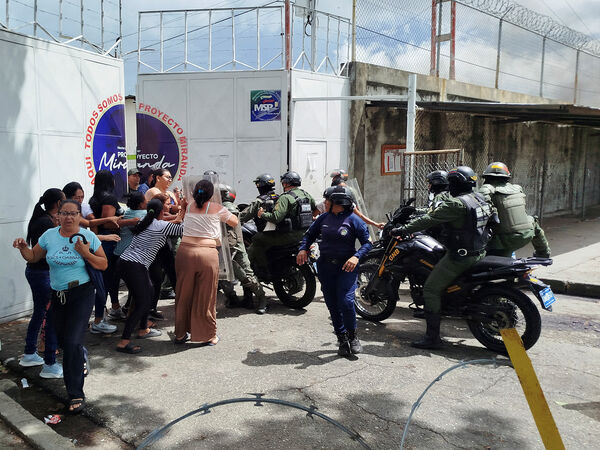d8756617 ▲▼委內瑞拉巴利納斯市(Barinas)監獄暴動。(圖/路透)